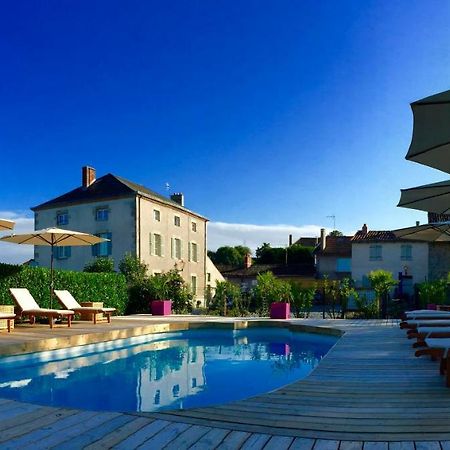 Maison Hirondelles Hotes Bed & Breakfast Mezieres-sur-Issoire Luaran gambar