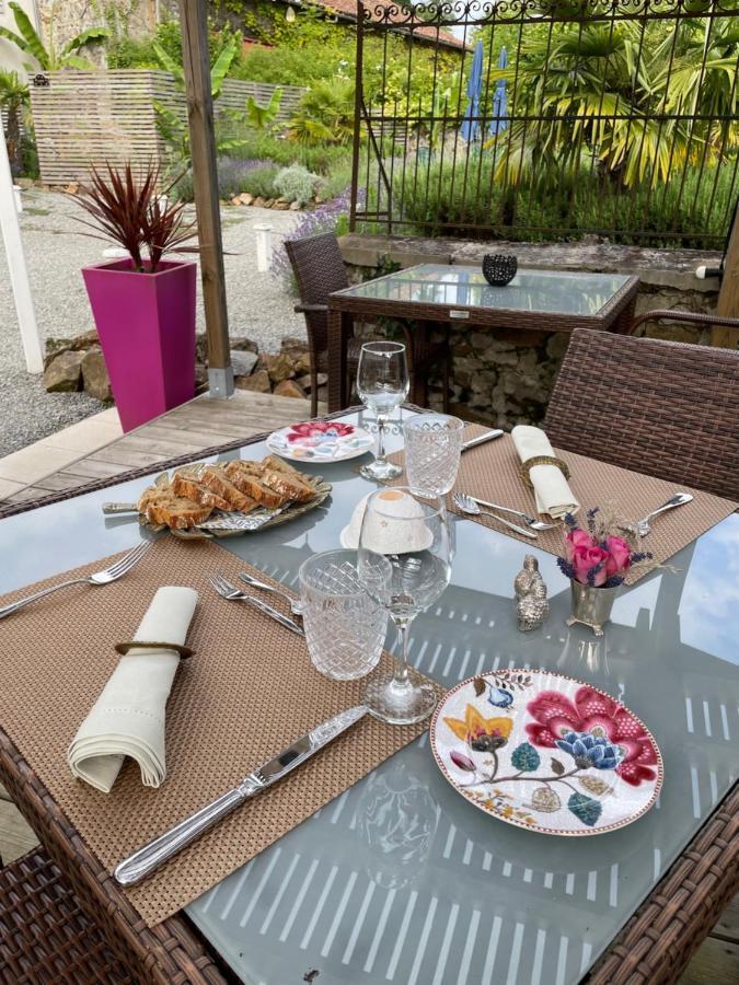 Maison Hirondelles Hotes Mezieres-sur-Issoire Luaran gambar